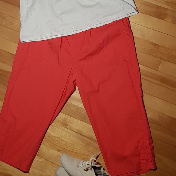 3/$20 Bright Coral Capris - Picture 2 of 10